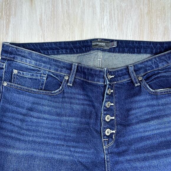 Torrid Feel The Fit Button Fly High Rise Distressed Frayed Denim Jeans Plus 22S - Picture 3 of 16